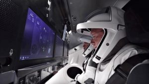 Elon Musk’un şirketi SpaceX’in iki NASA astronotunu Uluslararası Uzay İstasyonu’na